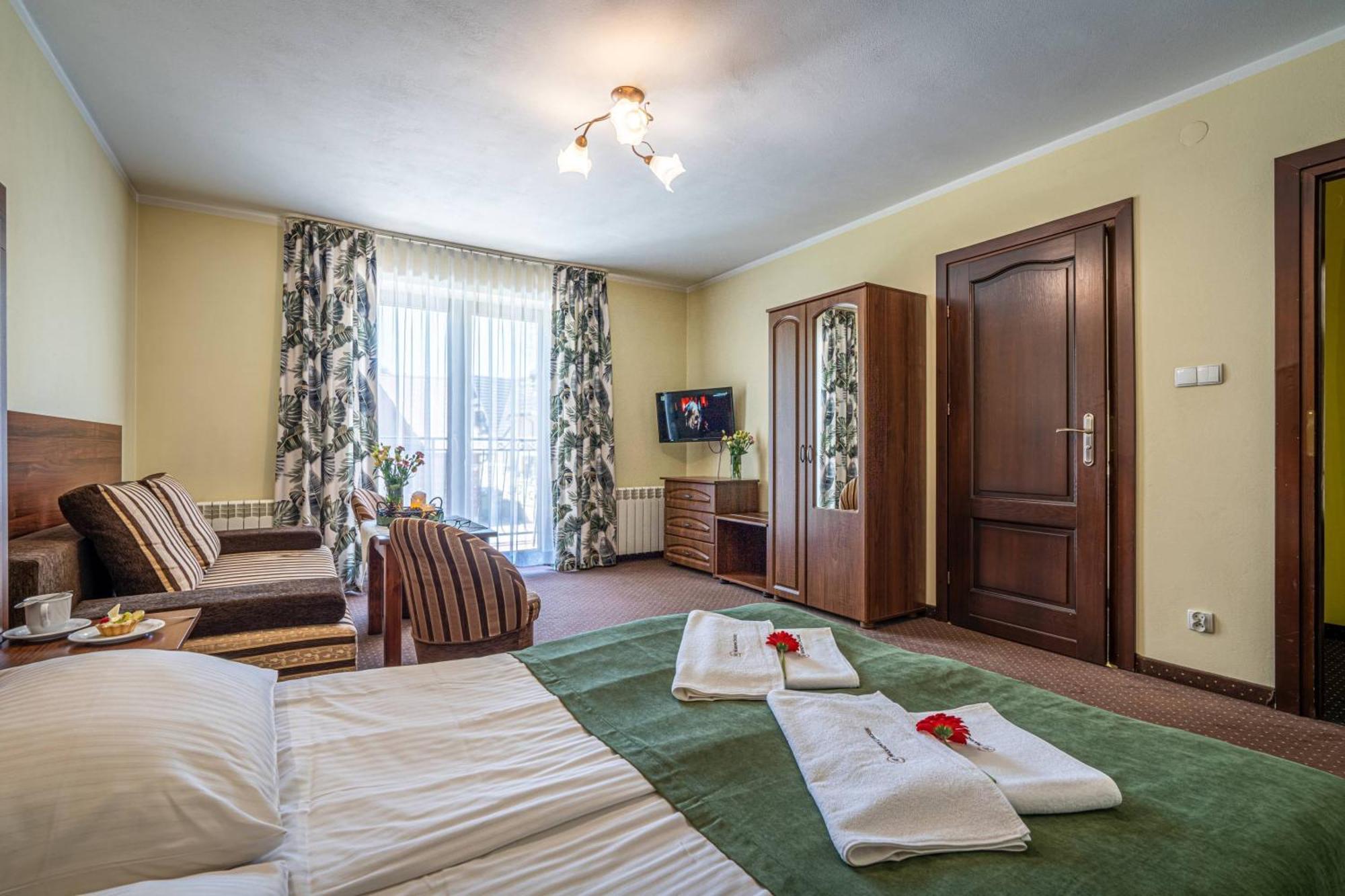 Markowy Dworek Białka Esterno foto